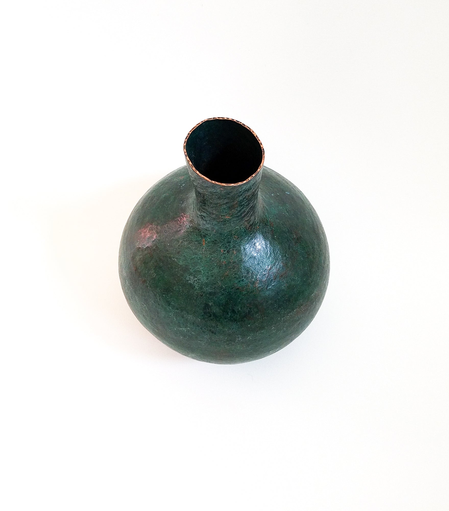 Necked Vessel 16092